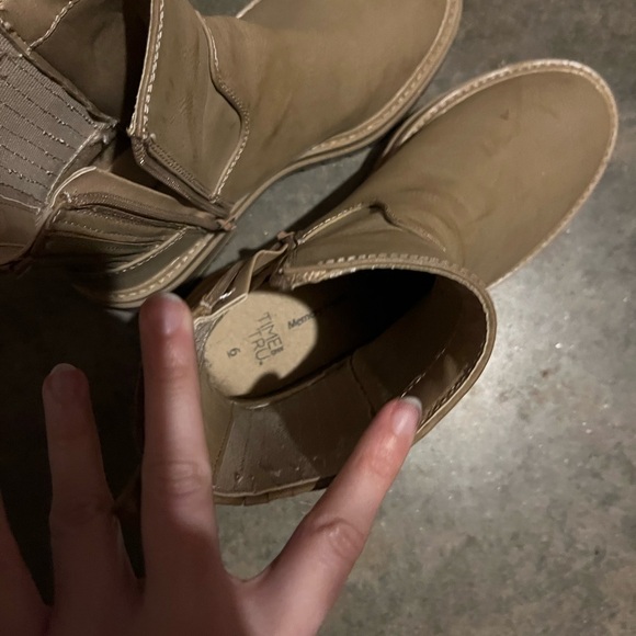 Tried and true tan boots - Picture 2 of 3